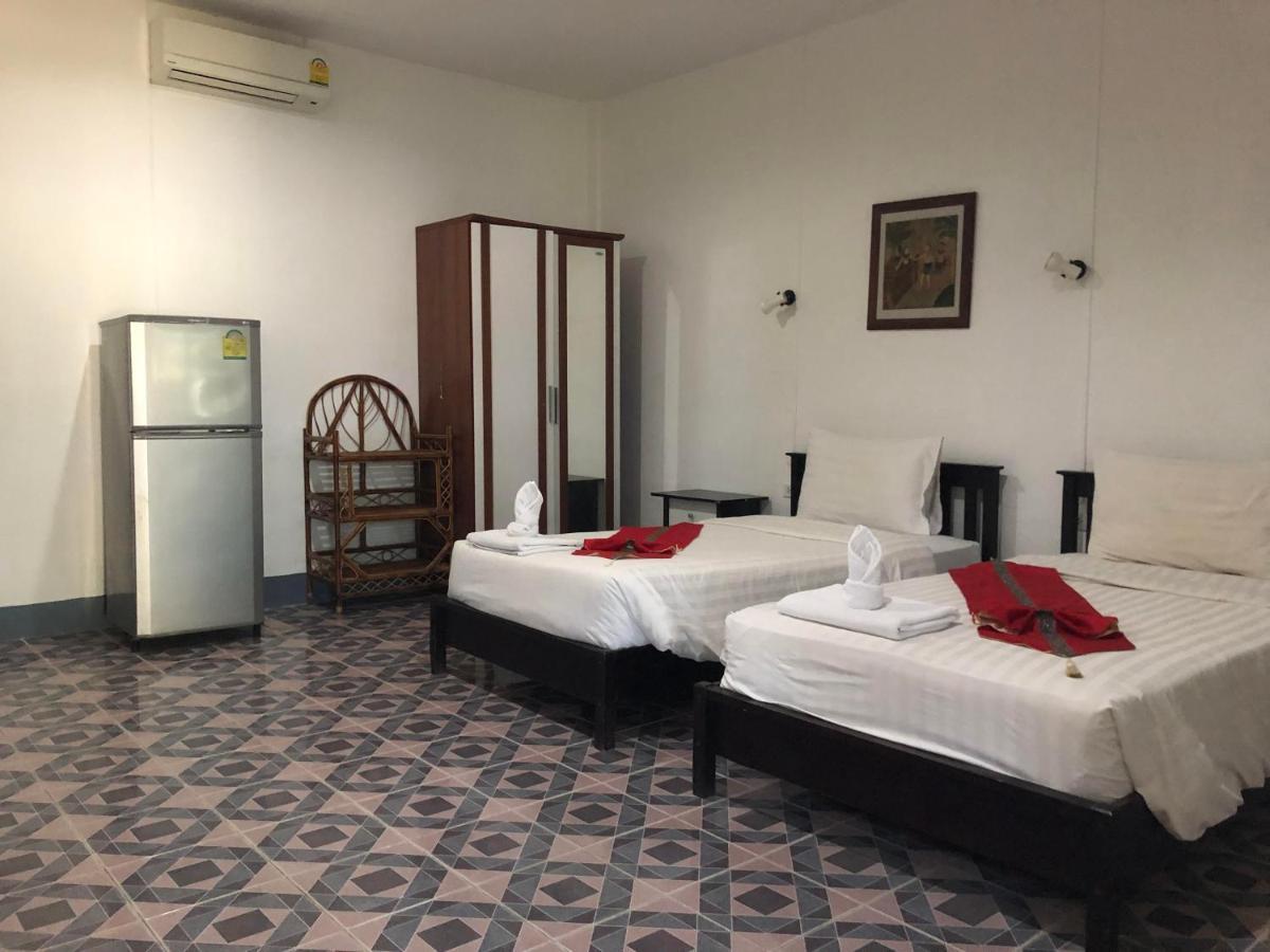Deng'S Kamala Beach Guesthouse Exterior photo