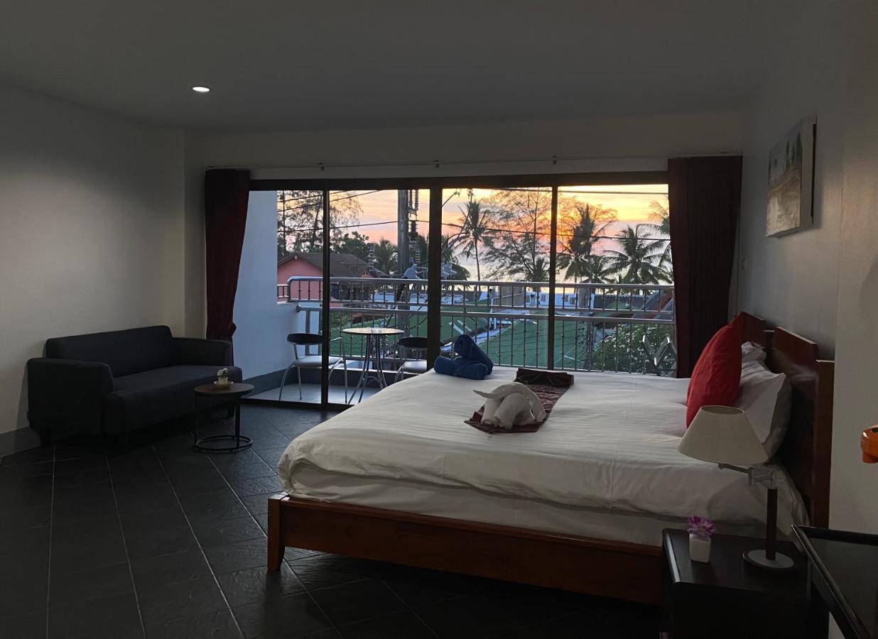 Deng'S Kamala Beach Guesthouse Exterior photo