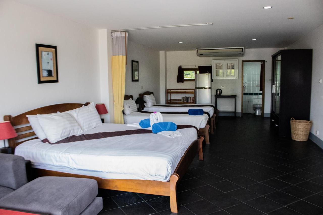 Deng'S Kamala Beach Guesthouse Exterior photo