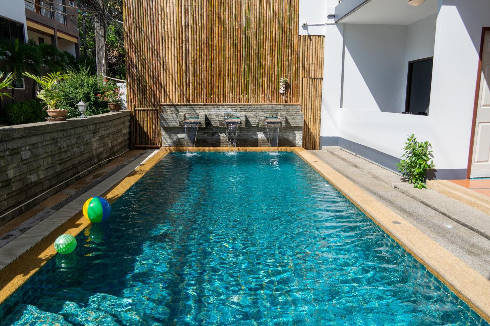 Deng'S Kamala Beach Guesthouse Exterior photo