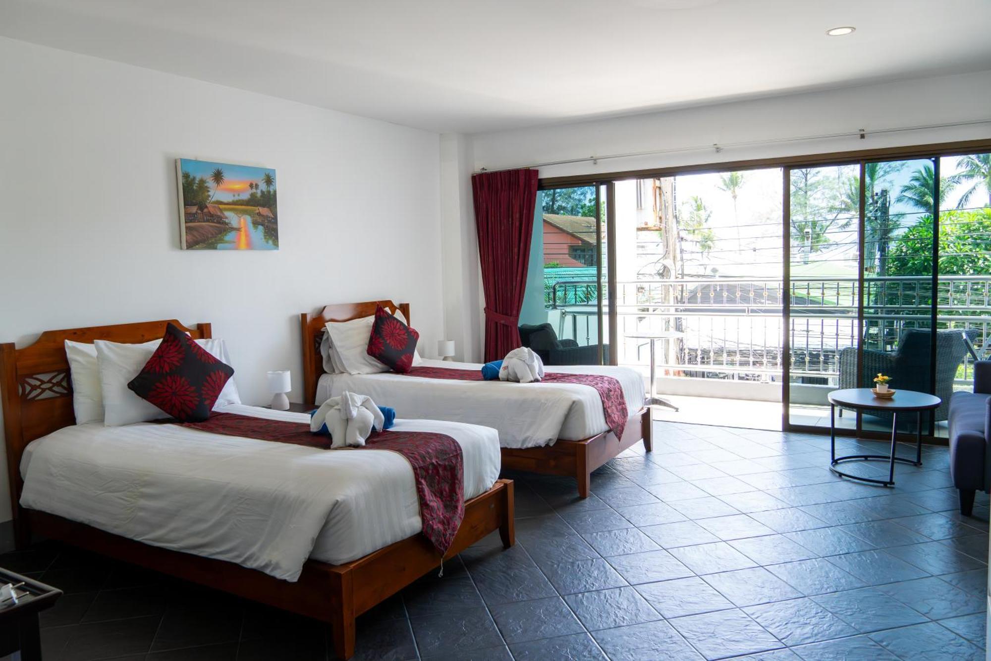 Deng'S Kamala Beach Guesthouse Exterior photo